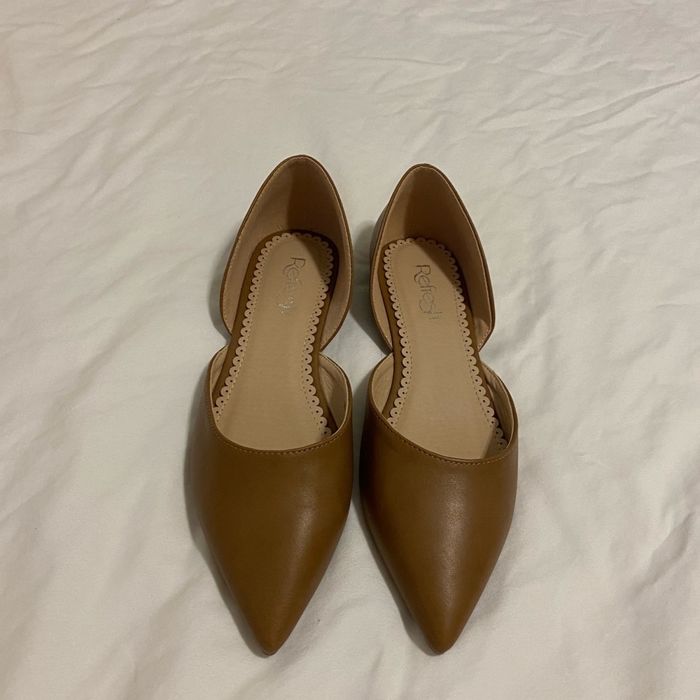Refresh Tan Pointed Toe Flats Size 7.5